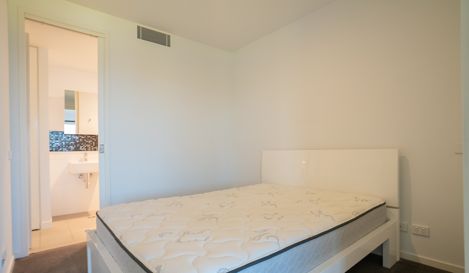 908/18 Mount Alexander Rd, Travancore, VIC 3032