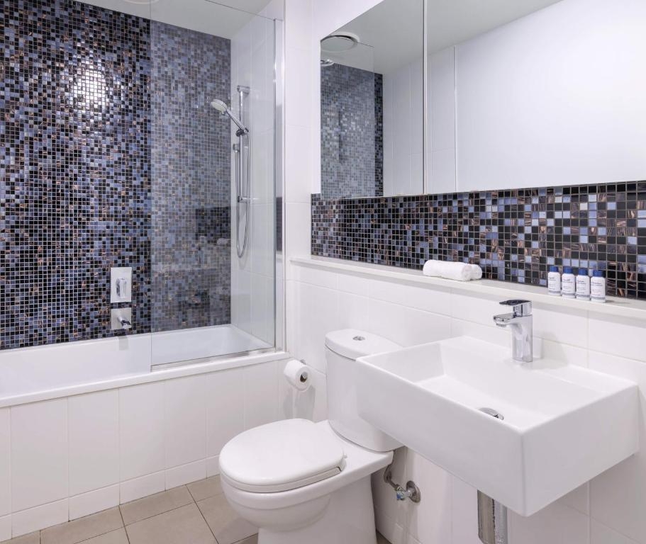 18 Mount Alexander Rd, Travancore, VIC 3032