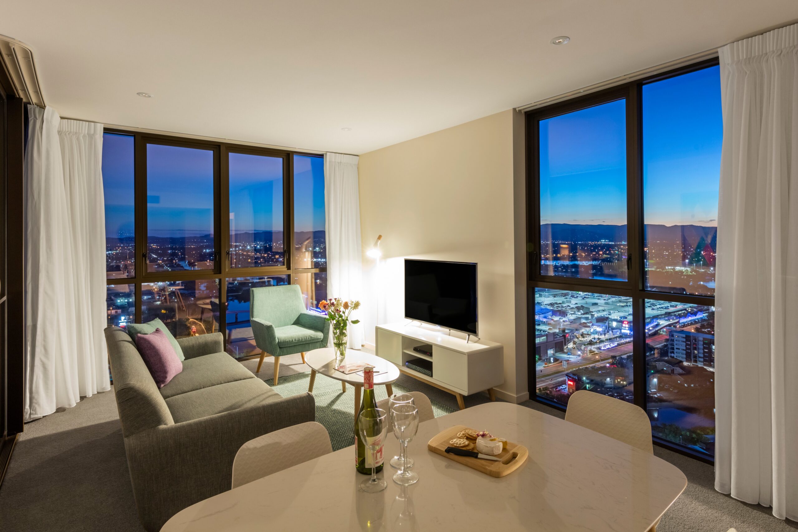 2663 Gold Coast Highway, Broadbeach, QLD 4218