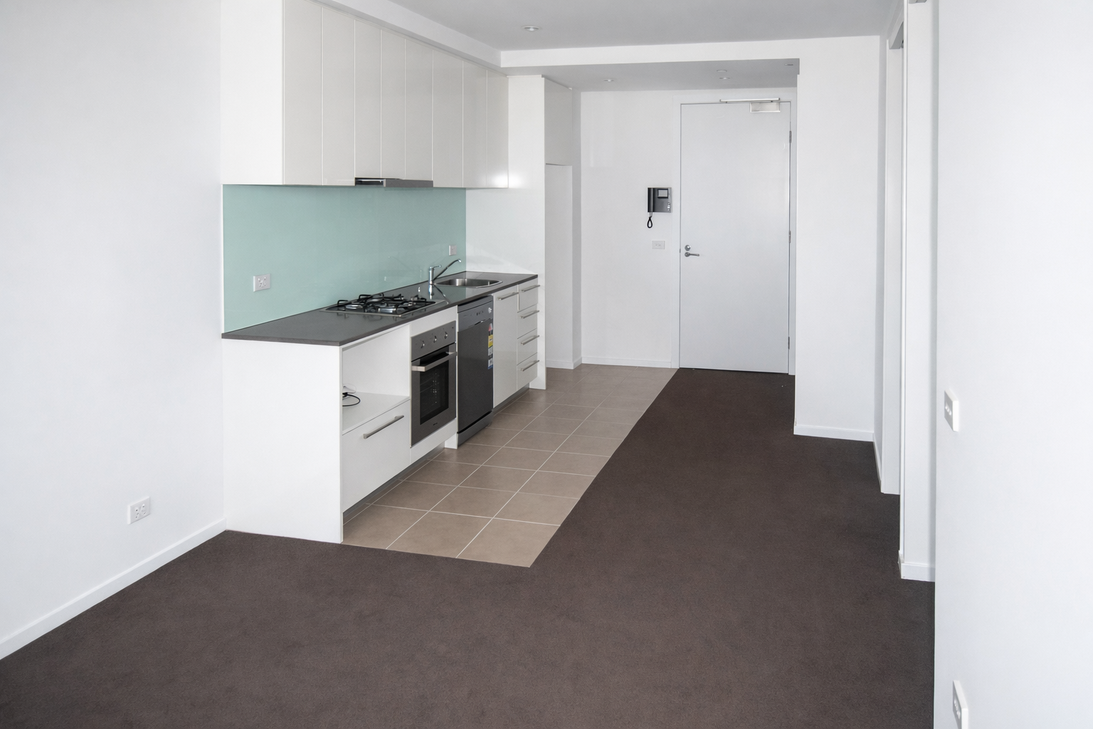555/38 Mount Alexander Rd, Travancore, VIC 3032